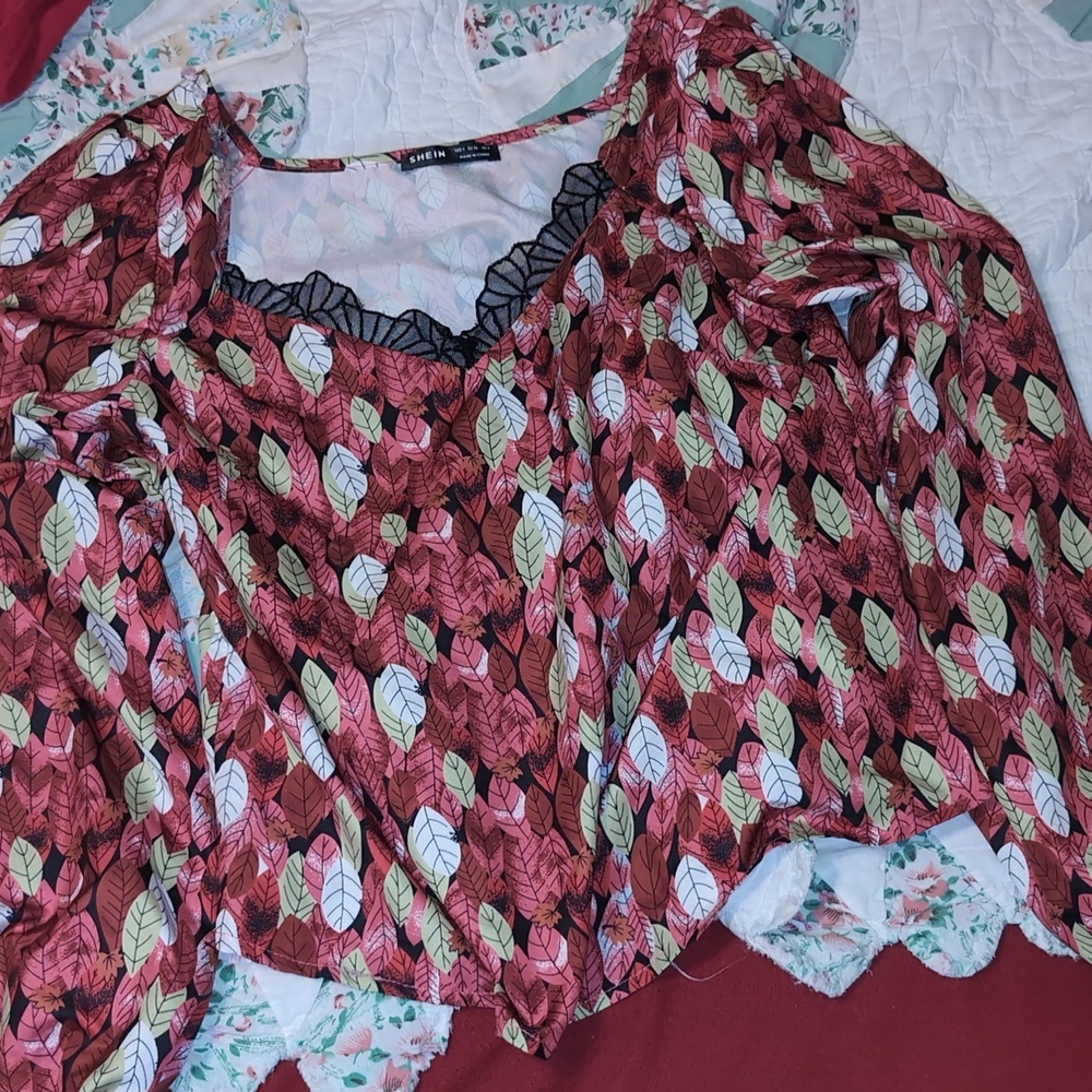 Leaf pattern blouse